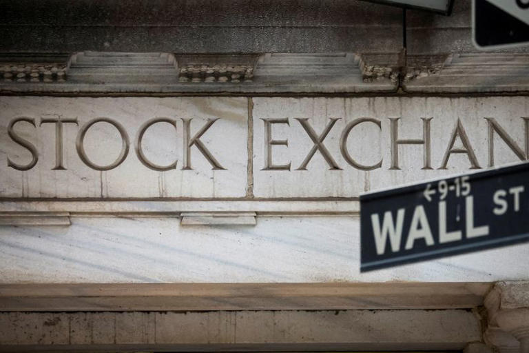 Market Sees Volatility as Trump's Tariff Policy Raises Concerns